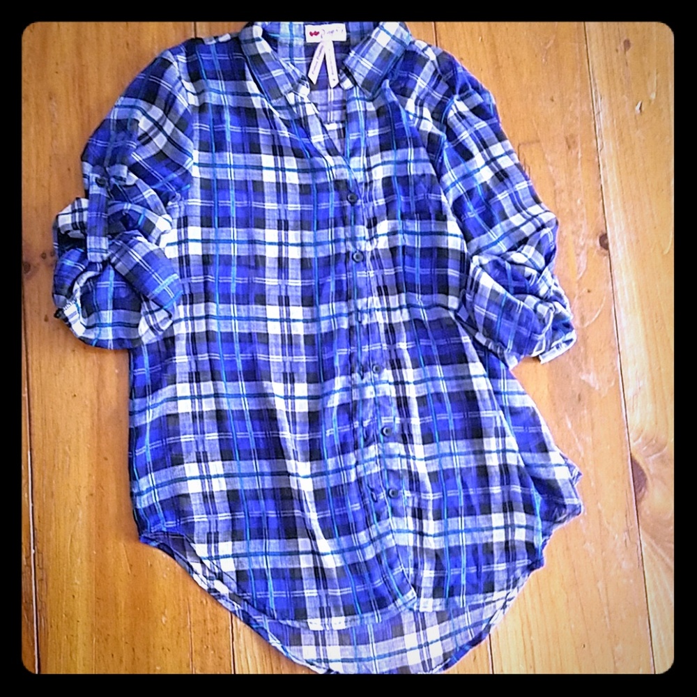 Juniors 3/4 sleeve light weight button up size M